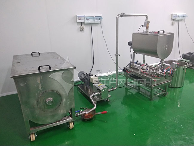 雙頭辣椒醬灌裝機整機展示